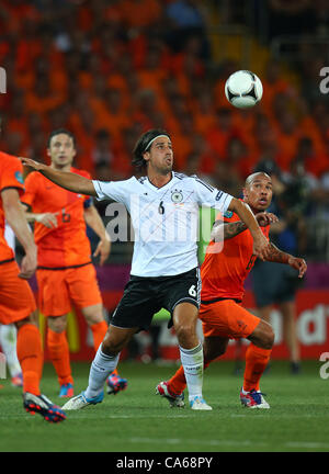 SAMI KHEDIRA & NIGEL DE JONG HOLLANDE/ALLEMAGNE EURO 2012 STADE METALIST KHARKIV UKRAINE Ukraine 13 juin 2012 Banque D'Images