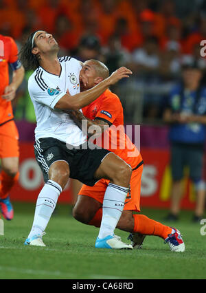 SAMI KHEDIRA & NIGEL DE JONG HOLLANDE/ALLEMAGNE EURO 2012 STADE METALIST KHARKIV UKRAINE Ukraine 13 juin 2012 Banque D'Images