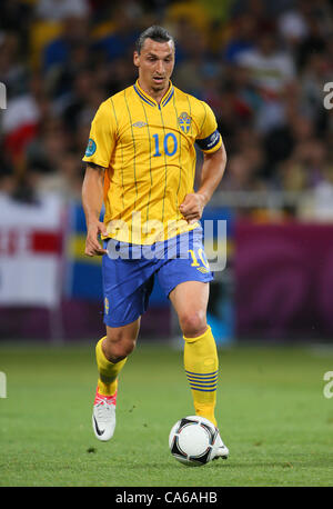 ZLATAN IBRAHIMOVIC SUÈDE V ANGLETERRE EURO 2012 STADE OLYMPIQUE KHARKIV UKRAINE Ukraine 15 juin 2012 Banque D'Images