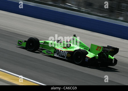 15 juin 2012 - Milwaukee, Wisconsin, États-Unis - IZOD Indycar Series, IndyFest Milwaukee, Milwaukee, WI, 15 et 16 juin 2012, JAMES HINCHCLIFFE, Andretti Autosport. (Crédit Image : © Ron Bijlsma/ZUMAPRESS.com) Banque D'Images