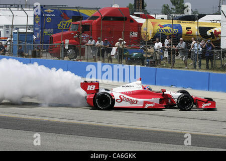 16 juin 2012 - Milwaukee, Wisconsin, États-Unis - IZOD Indycar Series, IndyFest Milwaukee, Milwaukee, WI, 15-16 juin 2012, Justin Wilson, Dale Coyne Racing. (Crédit Image : © Ron Bijlsma/ZUMAPRESS.com) Banque D'Images