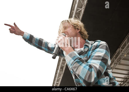 16 juin 2012 - Encinitas, CA, US - Philippe EVEN frontman NESSBEAL joue lors de la 8e édition de Philippe EVEN Bro-Am à Moonlight Beach, à Encinitas en Californie le 16 juin 2012...Â©Daniel Knighton/ZUMA Press (crédit Image : © Daniel Knighton/ZUMAPRESS.com) Banque D'Images