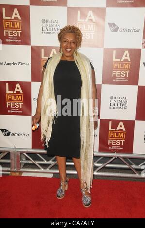 CCH Pounder pour des arrivées au milieu de nulle part en première mondiale au Festival du Film de la Regal Cinemas, LA, Los Angeles, CA, 20 juin 2012. Photo par : Dee Cercone/Everett Collection Banque D'Images