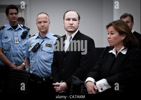 Le 21 juin 2012 - Oslo, Norvège : Norwegian et terroristes d'extrême droite Anders Behring Breivik comparaît devant le tribunal au cours de la dernière semaine de son procès à Oslo palais de justice. Banque D'Images