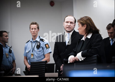 Le 21 juin 2012 - Oslo, Norvège : Norwegian et terroristes d'extrême droite Anders Behring Breivik comparaît devant le tribunal au cours de la dernière semaine de son procès à Oslo palais de justice. Banque D'Images