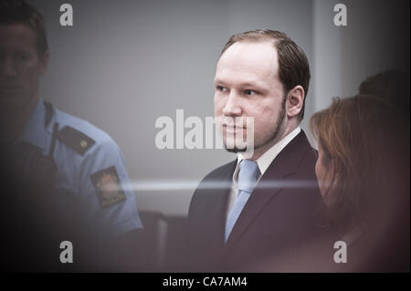 Le 21 juin 2012 - Oslo, Norvège : Norwegian et terroristes d'extrême droite Anders Behring Breivik comparaît devant le tribunal au cours de la dernière semaine de son procès à Oslo palais de justice. Banque D'Images