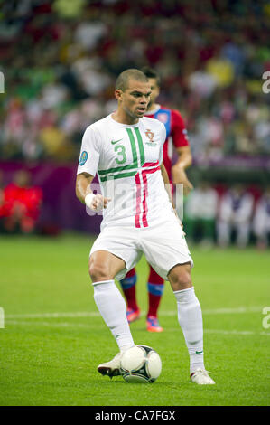 Pepe (POR), 21 juin 2012 - Football : UEFA EURO 2012 Quart de finale entre la République tchèque 0-1 Portugal au Stade National de Varsovie, Pologne. (Photo de Maurizio Borsari/AFLO) [0855] Banque D'Images