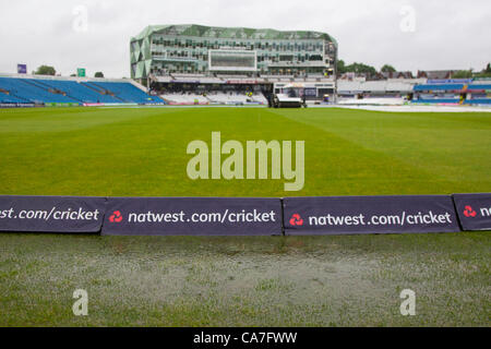 22/06/2012 Angleterre Headingley. Vue générale du sol pendant une pluie retardé Nat West Series cricket international 3ème jour match entre l'Angleterre et les Antilles au sol. Carnigie Headingley Banque D'Images