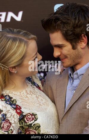 Le 21 juin 2012 - Madrid, Espagne - actrice Emma Stone et l'acteur Andrew Garfield assister à la première de 'The Amazing Spider-Man' au cinéma Callao à Madrid (crédit Image : © Jack Abuin/ZUMAPRESS.com) Banque D'Images