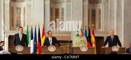 Quatre NATIONS SUMMIT À ROME, ITALIE. Mariano Rajoy, François Hollande, Angela Merkel et Mario Monti au sommet des quatre nations entre la France, l'Allemagne, l'Italie et l'Espagne à la Villa Madama, à Rome, Italie. 22/06/2012 Banque D'Images