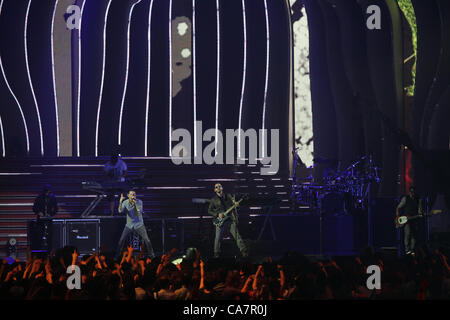 12 févr. 2009 - Chiba, Japon - LINKIN PARK effectuer durant les MTV Video Music Awards Japan 2012 au Makuhari Messe à Chiba, au Japon. (Crédit Image : © Junko Kimura/Jana Press/ZUMAPRESS.com) Banque D'Images