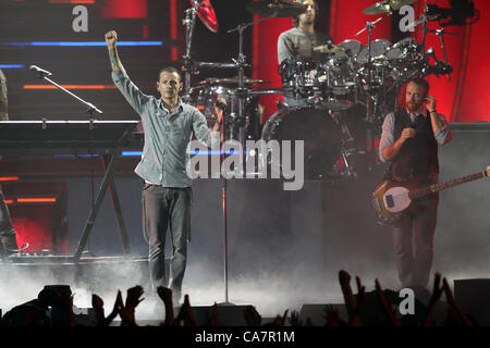 23 juin 2012 - Osaka, Japon - LINKIN PARK effectuer durant les MTV Video Music Awards Japan 2012 au Makuhari Messe à Chiba, au Japon. (Crédit Image : © Junko Kimura/Jana Press/ZUMAPRESS.com) Banque D'Images