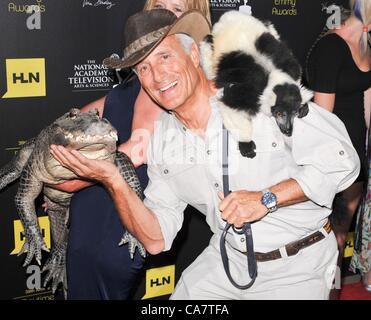 Jack Hanna aux arrivées pour pendant la journée, animation Creative Arts Emmy Awards, Beverly Hilton Hotel, Los Angeles, CA, 23 juin 2012. Photo par : Elizabeth Goodenough/Everett Collection/Alamy Live News Banque D'Images