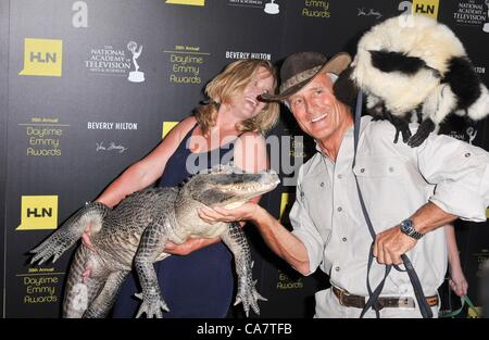 Jack Hanna aux arrivées pour pendant la journée, animation Creative Arts Emmy Awards, Beverly Hilton Hotel, Los Angeles, CA, 23 juin 2012. Photo par : Elizabeth Goodenough/Everett Collection/Alamy Live News Banque D'Images