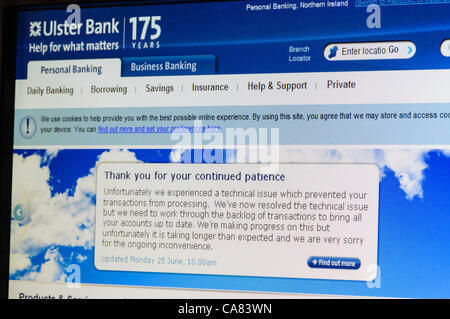 Newtownabbey, 25/06/2012 - site web de l'Ulster Bank met en garde contre la poursuite des difficultés techniques avec les clients en mesure d'accéder à des fonds, ont des fonds versés dans des comptes, ou accéder à des services en ligne Banque D'Images