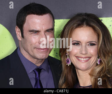 JOHN TRAVOLTA ET KELLY PRESTON sauvages. Première mondiale LOS ANGELES CALIFORNIA USA 25 Juin 2012 Banque D'Images