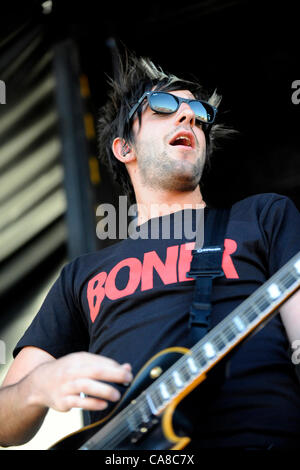 25 juin 2012 - Ventura, Californie, USA - Musicien-JACK BARAKAT, chant et guitare pour tous les temps faibles, se produisant au Vans Warped Tour 2012, Ventura, Californie, USA le 24 juin 2012..l'image de crédit cr Scott Mitchell/ZUMA Press (crédit Image : © Scott Mitchell/ZUMAPRESS.com) Banque D'Images