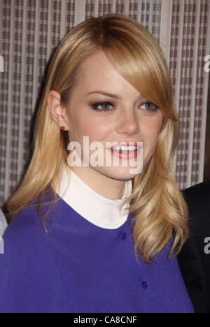 25 juin 2012 - New York, New York, États-Unis - actrice Emma Stone assiste à l'acteur de 'The Amazing Spider-Man' light l'Empire State Building. (Crédit Image : © Kaszerman ZUMAPRESS.com)/Nancy Banque D'Images