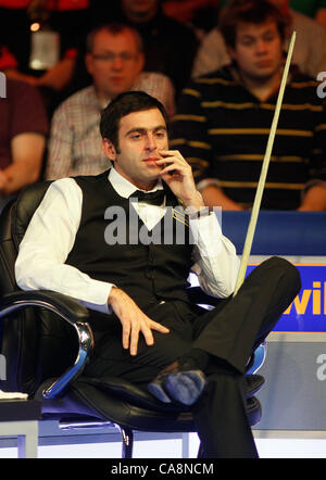 RONNIE O'SULLIVAN UK SNOOKER CHAMPIONSHIP YORK BARBICAN YORK Angleterre 04 Décembre 2011 Banque D'Images