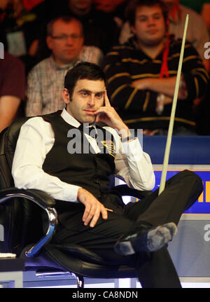 RONNIE O'SULLIVAN UK SNOOKER CHAMPIONSHIP YORK BARBICAN YORK Angleterre 04 Décembre 2011 Banque D'Images