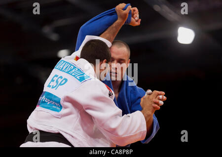 Matthew PURSSEY (GBR) v David RUIZ ZAJAC (ESP) dans le play-off en bronze des hommes -90 kg Londres prépare invitation Internationale de Judo test event, 3-4 décembre 2011 à l'ExCel. Banque D'Images