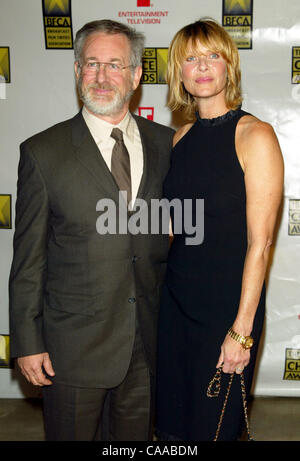 Jan 17, 2003 ; Los Angeles, Californie, USA ; Réalisateur Steven Spielberg et sa femme Kate Capshaw @ de la 8e édition de Critics' Choice Awards qui a eu lieu au Beverly Hills Hotel. Banque D'Images