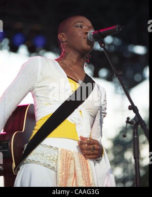 2 mai, 2003 ; Atlanta, GA USA ; musicien de l'Inde. ARIE effectue vivre comme sa tournée 2003 rend un arrêt au Festival de musique Midtown situé à Atlanta. Crédit obligatoire : Photo par Jason Moore (©) Copyright 2003 par Jason Moore Banque D'Images