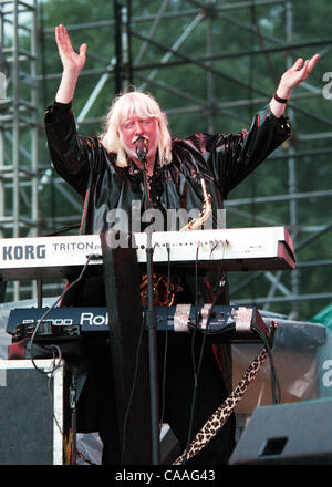 4 mai , 2003 ; Atlanta, GA USA Edgar Winter musicien ; il se produit à la 10e anniversaire de la musique Festival de musique de Midtown à Atlanta. Crédit obligatoire : Photo par Jason Moore (©) Copyright 2003 par Jason Moore Banque D'Images