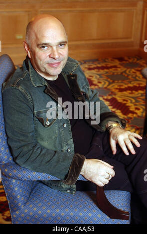 25 juil., 2003 ; San Francisco, CA, USA ; Kevin Costner, acteur / Directeur, parle de son nouveau film, ''l'intervalle ouvert'' à l'Hôtel Ritz Carlton de San Francisco, vendredi, 25 juillet 2003. Banque D'Images