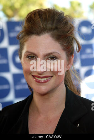 28 févr., 2004 ; Santa Monica, Californie, USA, et Niki CARO à l'IFP Independent Spirit Awards 2004 qui a eu lieu dans une tente sur la plage de Santa Monica. Banque D'Images