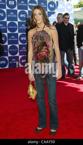 28 févr., 2004 ; Santa Monica, Californie, USA ; l'actrice NIKKI Reed à l'IFP Independent Spirit Awards 2004 qui a eu lieu dans une tente sur la plage de Santa Monica. Banque D'Images