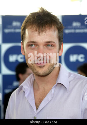 28 févr., 2004 ; Santa Monica, Californie, USA ; acteur Peter Sarsgaard à l'IFP Independent Spirit Awards 2004 qui a eu lieu dans une tente sur la plage de Santa Monica. Banque D'Images