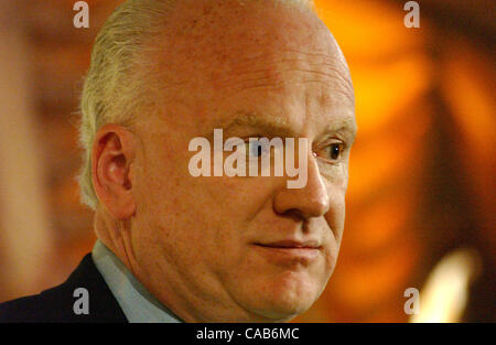 12 mai, 2004 ; New York, NY, USA ; ancien chef de la lutte antiterroriste de la Maison Blanche RICHARD CLARKE a prononcé le discours principal au sommet sur la sécurité EWeek. Le sommet a eu lieu à l'hôtel Warwick. Banque D'Images