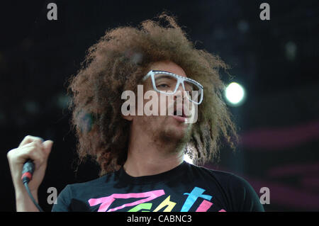 Jun 21, 2010 - Portsmouth, Virginia, États-Unis - LMFAO porte leur marque de electro rap pour le Bamboozle Road Show sur un arrêt à l'Netelos Pavilion à Portsmouth, en Virginie. (Crédit Image : © Jeff Moore/ZUMApress.com) Banque D'Images