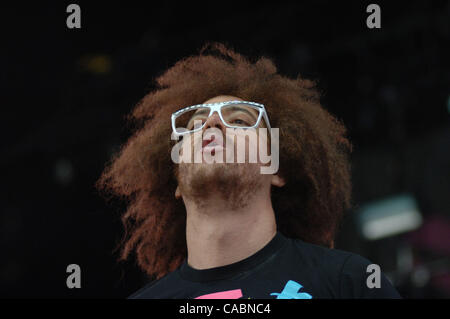 Jun 21, 2010 - Portsmouth, Virginia, États-Unis - LMFAO porte leur marque de electro rap pour le Bamboozle Road Show sur un arrêt à l'Netelos Pavilion à Portsmouth, en Virginie. (Crédit Image : © Jeff Moore/ZUMApress.com) Banque D'Images