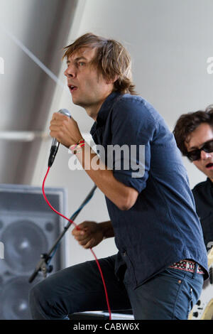 14 août 2010 - Commerce City, au Colorado, États-Unis - le chanteur THOMAS MARS de Phoenix en prestation au Mile High Music Festival. (Crédit Image : © Don Senia Murray/ZUMApress.com) Banque D'Images