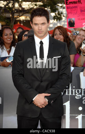 24 juin 2010 - Los Angeles, Californie, États-Unis - Kellan Lutz participant à la Los Angeles Film Festival Première de ''The Twilight Saga Eclipse'' qui s'est tenue lors de la Nokia Theatre de Los Angeles, Californie Le 24 juin 2010. 2010..K65245(LONG DROIT Crédit : Â© D. Long/Globe Photos/ZUMApress.com) Banque D'Images