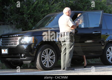 07 août 2010 - Malibu, Californie, États-Unis - Héritière NICKY HILTON obtient un billet tout en dehors et environ dans la région de Malibu. (Crédit Image : © Laguna Images/ZUMApress.com) Banque D'Images