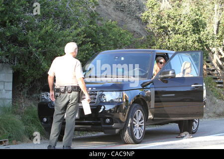 07 août 2010 - Malibu, Californie, États-Unis - Héritière NICKY HILTON obtient un billet tout en dehors et environ dans la région de Malibu. (Crédit Image : © Laguna Images/ZUMApress.com) Banque D'Images