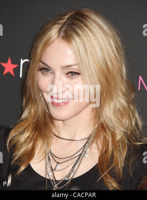 22 septembre 2010 - New York, New York, États-Unis - MADONNA assiste au lancement de sa nouvelle collection de mode "Girl" tenue au Macy's Herald Square. (Crédit Image : © Kaszerman ZUMApress.com)/Nancy Banque D'Images