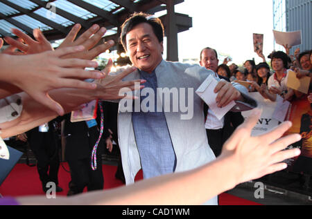 5 août 2010 - Tokyo, Japon - L'acteur chinois Jackie Chan assiste à la première de 'l'Japonais Karaté Kid' sur le tapis rouge à la Roppongi Hills Le 5 août 2010 à Tokyo, Japon. (Crédit Image : © Koichi Kamoshida/Jana/ZUMApress.com ) Banque D'Images