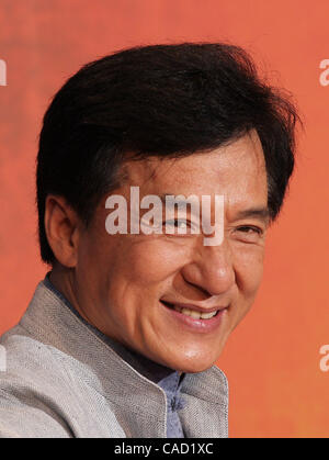 5 août 2010 - Tokyo, Japon - L'acteur chinois Jackie Chan assiste à la première de 'l'Japonais Karaté Kid' sur le tapis rouge à la Roppongi Hills Le 5 août 2010 à Tokyo, Japon.(Image Crédit : © Koichi Kamoshida/Jana/ZUMApress.com ) Banque D'Images