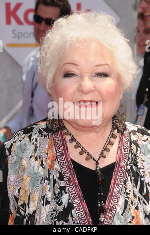 Jun 13, 2010 - Los Angeles, Californie, États-Unis - Actrice ESTELLE HARRIS au 'Toy Story 3' Première mondiale tenue au El Capitan Theatre, à Hollywood. (Crédit Image : © Paul Fenton/ZUMApress.com) Banque D'Images