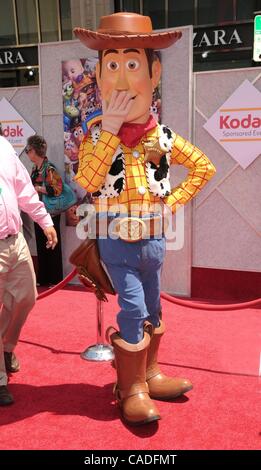 Jun 13, 2010 - Los Angeles, Californie, États-Unis - Atmosphère WOODY au 'Toy Story 3' Première mondiale tenue au El Capitan Theatre, à Hollywood. (Crédit Image : © Paul Fenton/ZUMApress.com) Banque D'Images