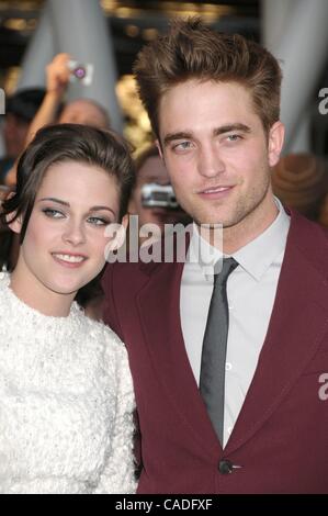 24 juin 2010 - Los Angeles, Californie, USA - Actrice Kristen Stewart, l'acteur Robert Pattinson au 'Twilight' Eclispe LAPremiere tenue au Nokia Theater. (Crédit Image : Â© Paul Fenton/ZUMA Press) Banque D'Images