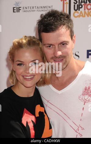 10 septembre 2010 - Los Angeles, Californie, USA - 10 Sep 2010 - Los Angeles, Californie, USA - Actrice JAIME KING, mari KYLE NEWMAN au Stand up to Cancer Los Angeles Événement tenu au Studios Sony. (Crédit Image : © Paul Fenton/ZUMApress.com) Banque D'Images