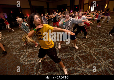 Juillet 27, 2010 - Las Vegas, Nevada, USA - l'atelier de danse se déplace en milieu urbain est réalisée au cours de la 2010 International Hip Hop Dance Championnat tenu au Red Rock Resort. Des équipes de cinq à huit danseurs de villes à travers les Etats-Unis sont en concurrence au cours de deux jours pour gagner une place dans le Wor Banque D'Images