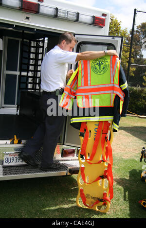 Aug 28, 2010 - Dana Point, Californie, États-Unis - Baxstrap approvisionné par des conseil 'Doctors' Compagnie d'ambulance. Cette année, la protection civile Expo à Dana Point les dizaines de manifestations, exposants, véhicule d'urgence affiche, hélicoptères, grand équipement de la police et des pompiers, le service Banque D'Images