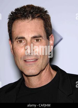 Le 15 novembre 2007 - Hollywood, Californie, États-Unis - Uri Geller pendant les Cèdres ÃƒÂ Sinai Conseil d'administration d'un traitement de la route, tenue de gala au Beverly Hilton Hotel, le 15 novembre 2007, à Beverly Hills, en Californie.. - 2007.K55602MGE(Image Crédit : Â© Michael Germana/Globe Photos/ZUMAPRESS.com) Banque D'Images