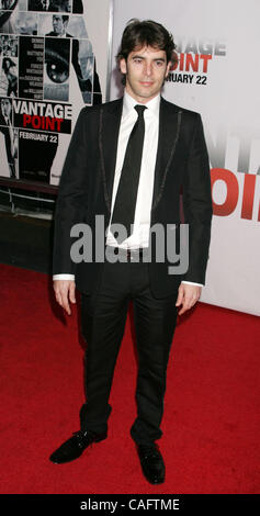 Feb 20, 2008 - New York, NY, USA - l'Acteur Eduardo Noriega au New York premiere de 'Vantage Point' lieu AMC Loews Lincoln Square. (Crédit Image : © Nancy/Kaszerman ZUMA Press) Banque D'Images